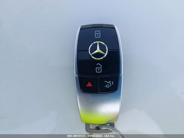 WDDZF4KB0HA089687 Mercedes-Benz E 300 4matic