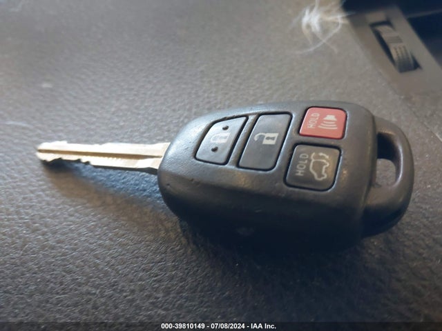 Toyota Rav4 Xle 2017 JTMRFREV0HD208723 Image 11