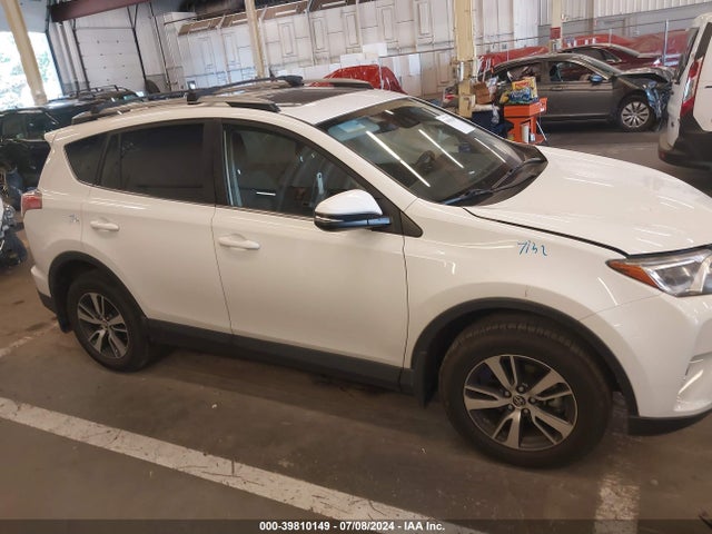 Toyota Rav4 Xle 2017 JTMRFREV0HD208723 Image 13