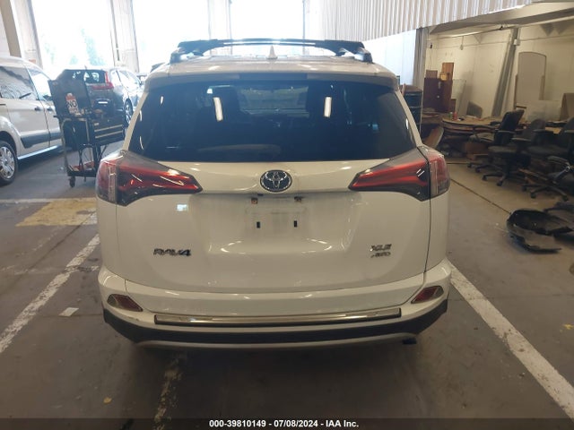 Toyota Rav4 Xle 2017 JTMRFREV0HD208723 Image 16