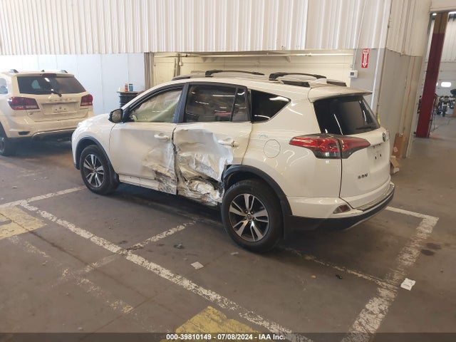 Toyota Rav4 Xle 2017 JTMRFREV0HD208723 Image 3