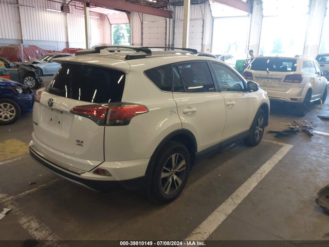 Toyota Rav4 Xle 2017 JTMRFREV0HD208723 Image 4