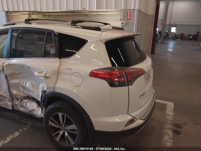 Toyota Rav4 Xle 2017 JTMRFREV0HD208723 Image 6