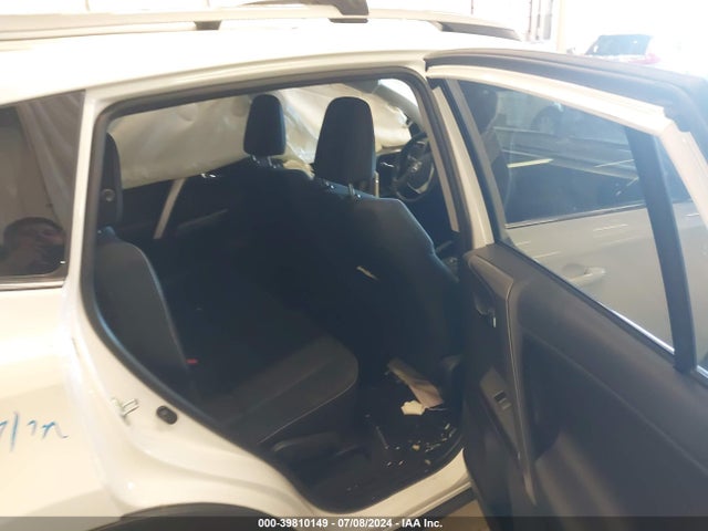 Toyota Rav4 Xle 2017 JTMRFREV0HD208723 Image 8