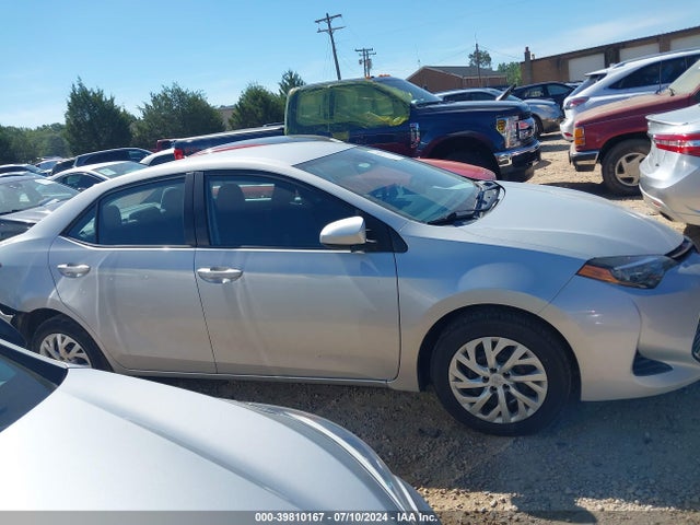 Toyota COROLLA LE 2018 5YFBURHE7JP851365 Image 13