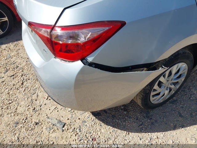 Toyota COROLLA LE 2018 5YFBURHE7JP851365 Image 17