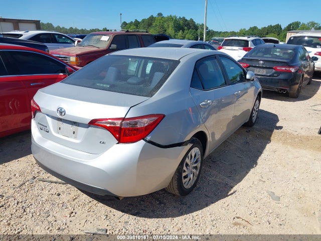 Toyota COROLLA LE 2018 5YFBURHE7JP851365 Image 4