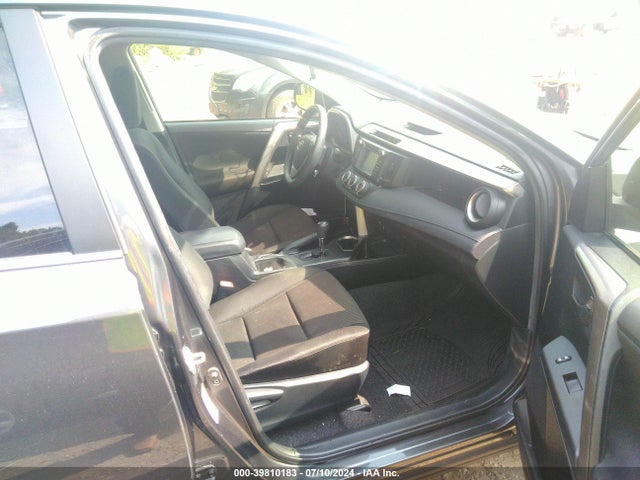 Toyota RAV4 LE 2018 JTMBFREV4JJ236419 Image 5