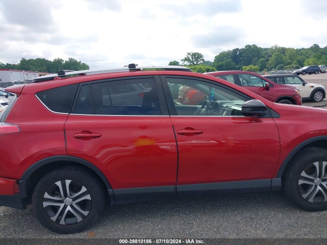 Toyota RAV4 LE 2016 JTMBFREV0GJ064124 Image 13