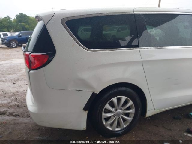 2C4RC1DG9HR668036 Chrysler Pacifica Touring