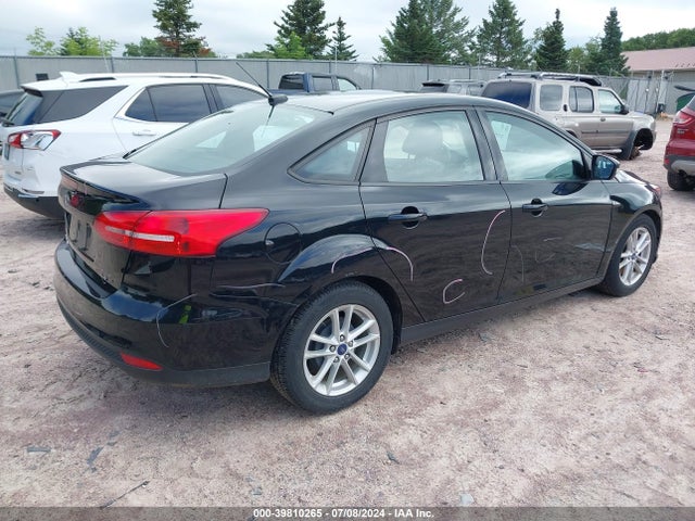 Ford FOCUS SE 2017 1FADP3F26HL237695 Image 4