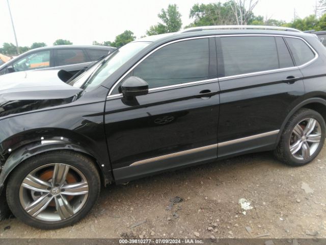 3VV2B7AX4MM075912 Volkswagen Tiguan 2.0t Se/2.0t Se R-line Black/2.0t Sel