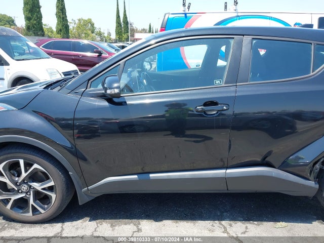 Toyota C-HR XLE 2021 NMTKHMBX1MR131698 Image 14