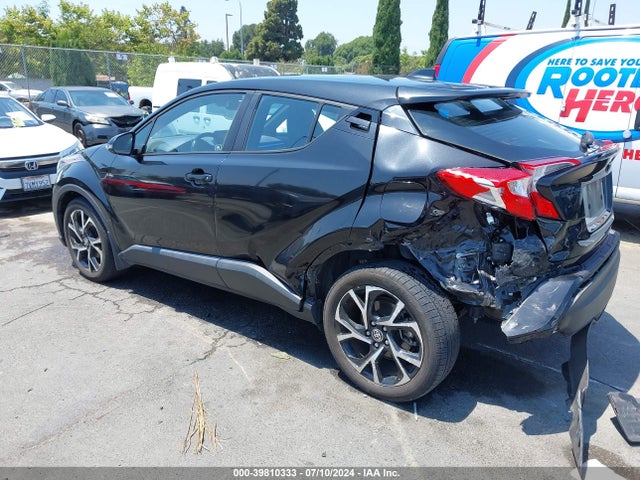 Toyota C-HR XLE 2021 NMTKHMBX1MR131698 Image 3