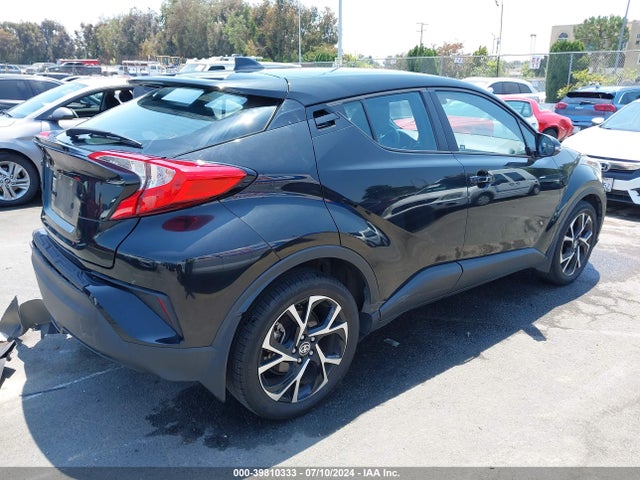 Toyota C-HR XLE 2021 NMTKHMBX1MR131698 Image 4