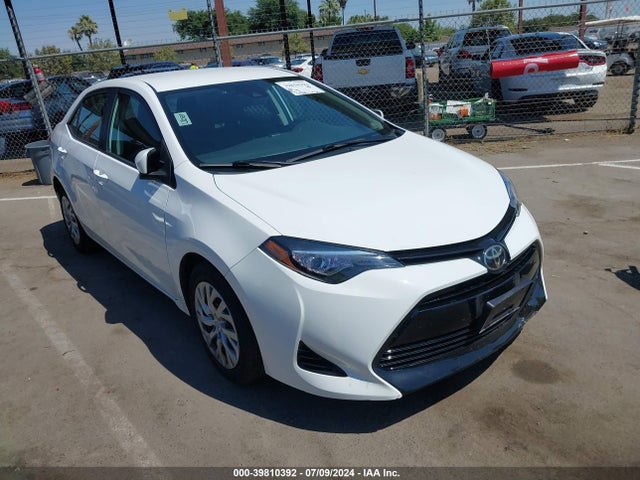 Toyota COROLLA LE 2018 2T1BURHE0JC043987 main image