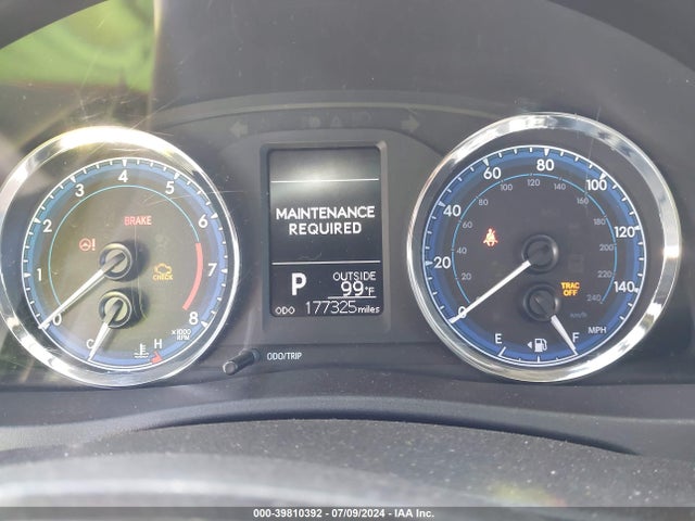 Toyota COROLLA LE 2018 2T1BURHE0JC043987 Image 7
