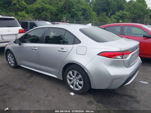 Toyota COROLLA LE 2022 JTDEPMAE7N3008735 Image 3