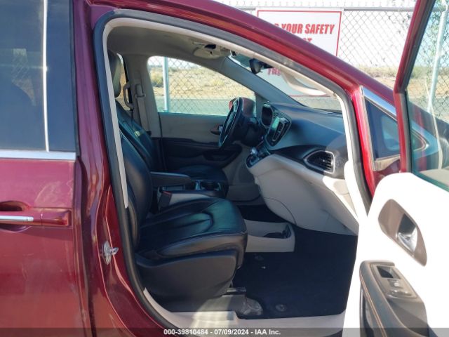 2C4RC1BG8HR569842 Chrysler Pacifica Touring-l
