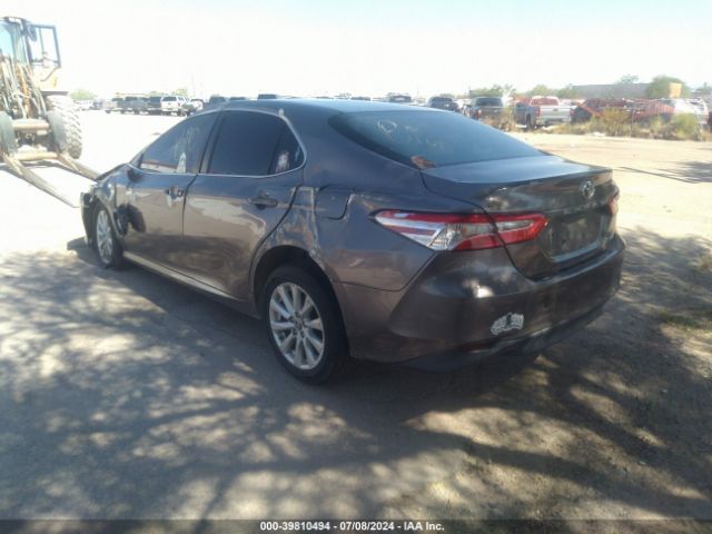 4T1B11HK6JU577526 Toyota CAMRY LE