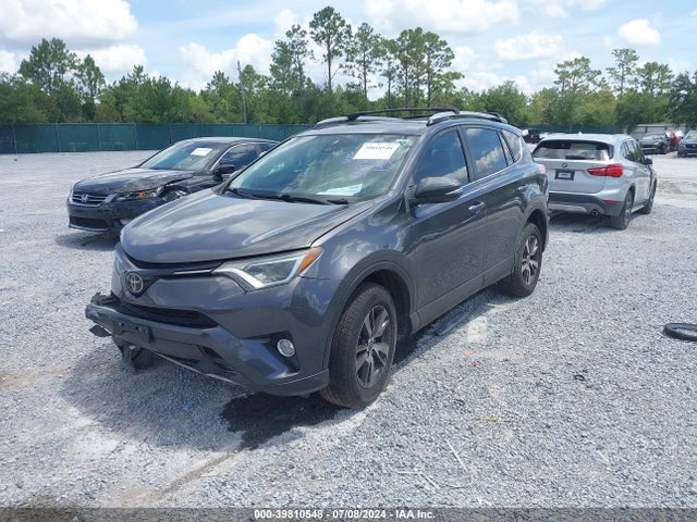 Toyota Rav4 Xle 2018 JTMWFREV9JJ730745 Image 2