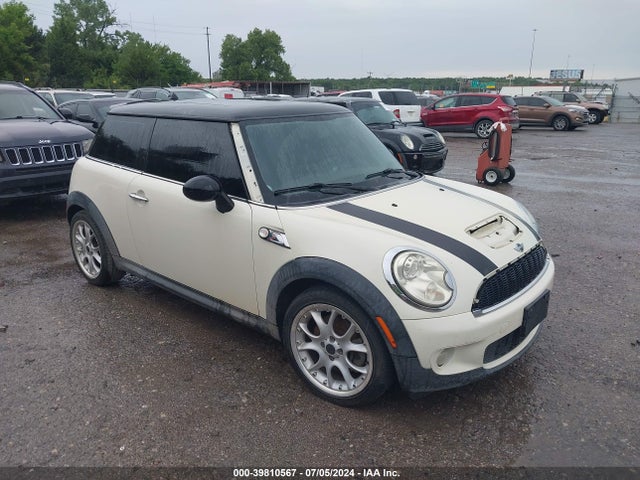 2007 MINI COOPER S WMWMF73557TL90941 Photo 0