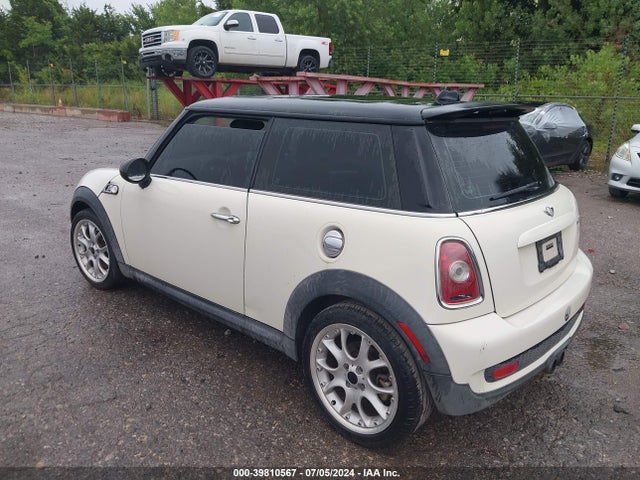 2007 MINI COOPER S WMWMF73557TL90941 Photo 2