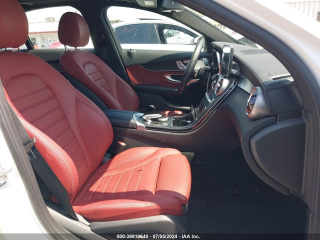 55SWF4JB9HU187962 Mercedes-Benz C 300 Luxury/sport