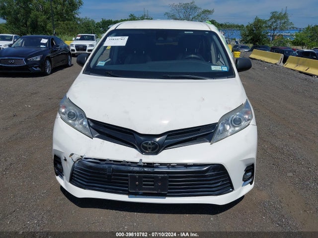 Toyota Sienna L 7 Passenger 2018 5TDZZ3DC8JS960300 Image 12