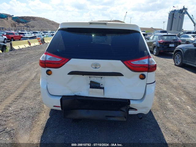 Toyota Sienna L 7 Passenger 2018 5TDZZ3DC8JS960300 Image 16