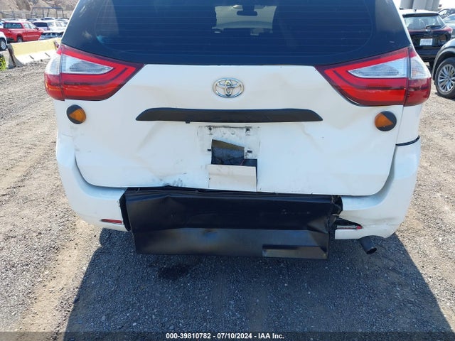 Toyota Sienna L 7 Passenger 2018 5TDZZ3DC8JS960300 Image 6