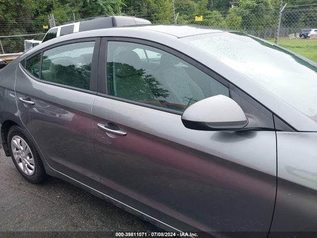 Hyundai ELANTRA SE 2018 5NPD74LF5JH300478 Image 13