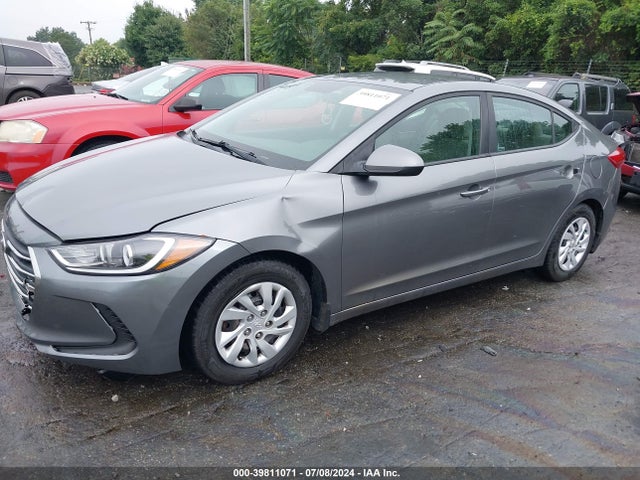 Hyundai ELANTRA SE 2018 5NPD74LF5JH300478 Image 2