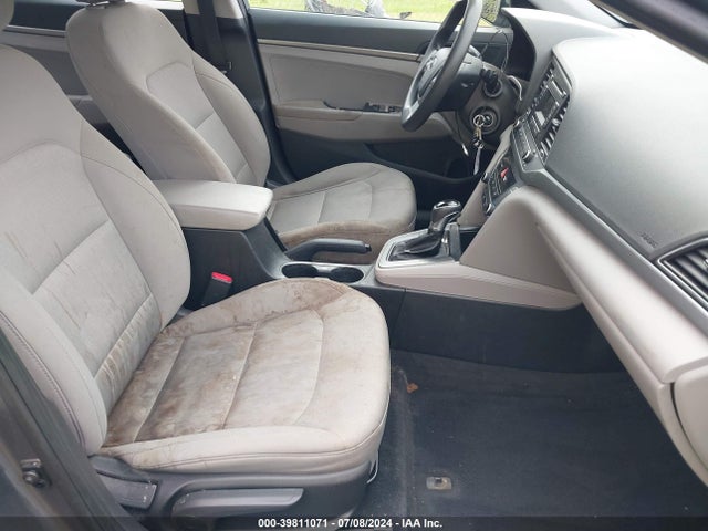 Hyundai ELANTRA SE 2018 5NPD74LF5JH300478 Image 5