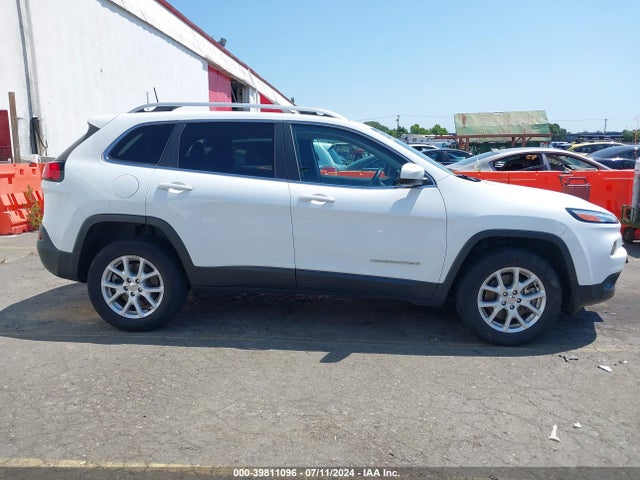1C4PJMCBXHW656666 Jeep Cherokee Latitude 4x4