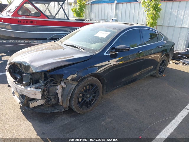 Chrysler 200 C 2015 1C3CCCCG4FN565415 Image 2