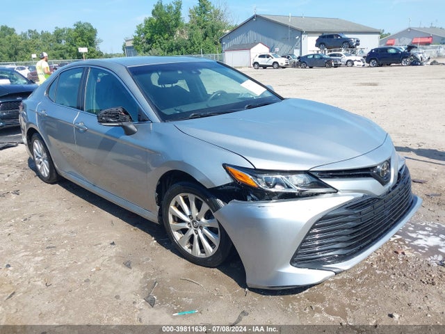 Toyota CAMRY LE 2018 4T1B11HK7JU049655 zdjęcie główne