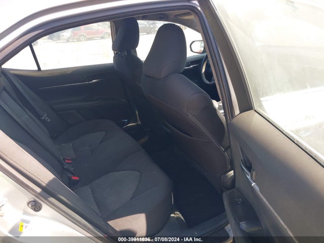 Toyota CAMRY LE 2018 4T1B11HK7JU049655 Image 8