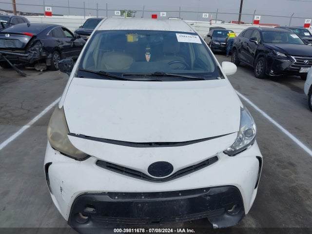 Toyota Prius V Four 2016 JTDZN3EU5GJ047423 Image 12