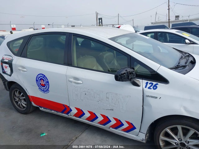 Toyota Prius V Four 2016 JTDZN3EU5GJ047423 Image 13