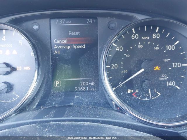 JN1BJ1CR8JW285585 Nissan Rogue Sport S