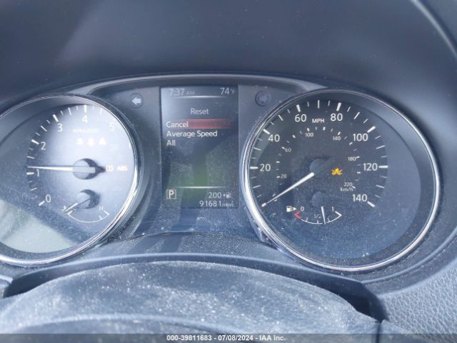JN1BJ1CR8JW285585 Nissan Rogue Sport S