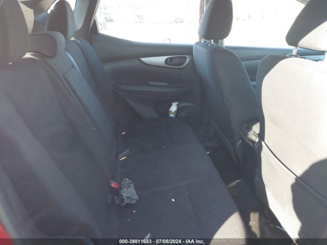 JN1BJ1CR8JW285585 Nissan Rogue Sport S