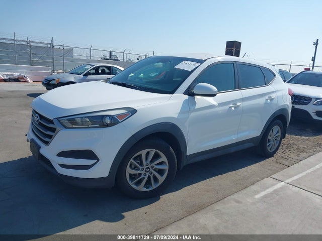 Hyundai TUCSON SE 2018 KM8J23A44JU817155 Image 2