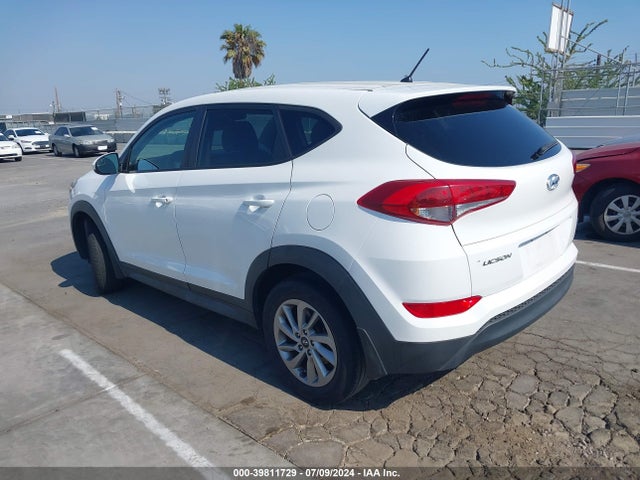 Hyundai TUCSON SE 2018 KM8J23A44JU817155 Image 3