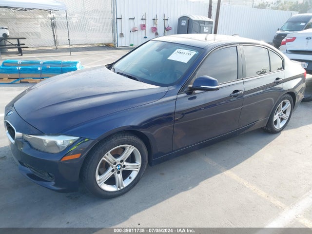 BMW 320i 2015 WBA3B1C59FP681485 Image 2