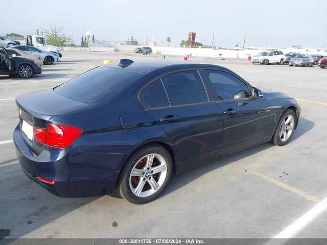 BMW 320i 2015 WBA3B1C59FP681485 Image 4