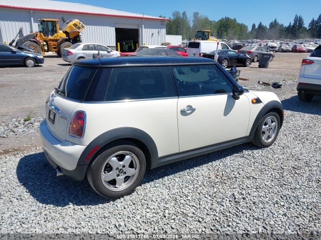 2008 MINI COOPER WMWMF33558TU66703 Photo 3