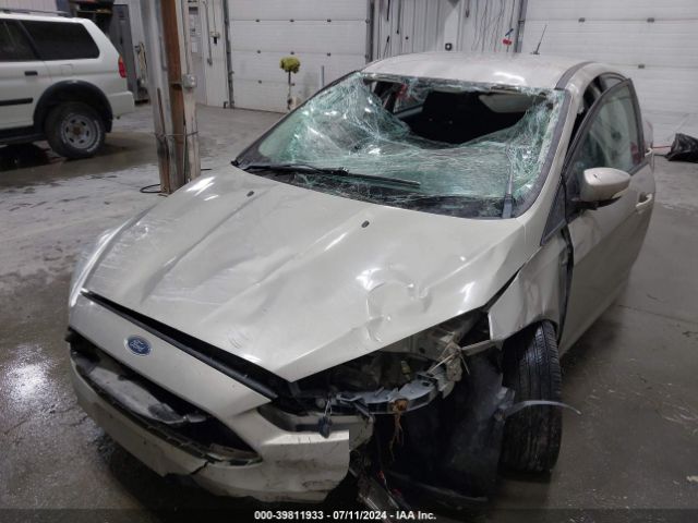 1FADP3K2XFL282626 Ford FOCUS SE