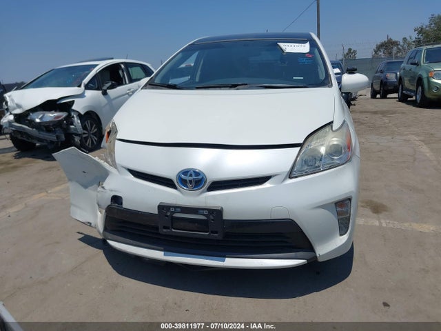 Toyota Prius Three 2015 JTDKN3DU3F1954821 Image 12